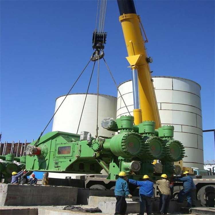 三角镇租赁200吨吊车